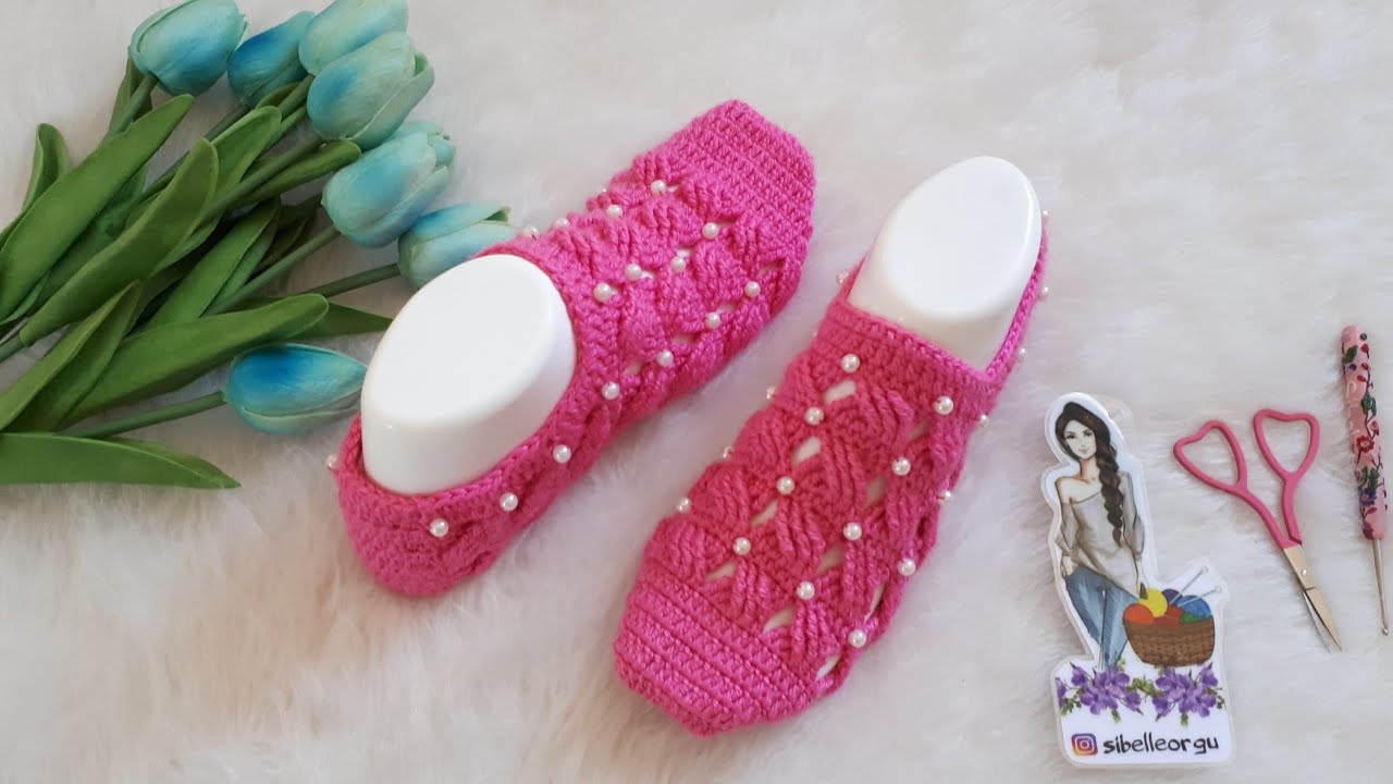Sapato de Tricô Feminino Rosa com Pérolas